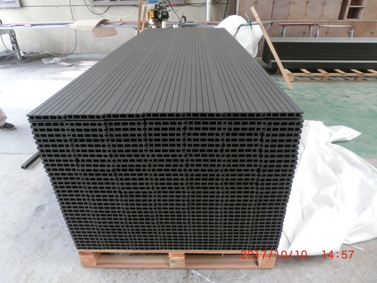 Bevel WPC Composite Decking Czarny WPC Decking Odporność na korozję