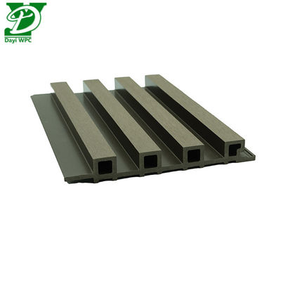 Odporny na promieniowanie UV, odporny na wilgoć, nowoczesny panel ścienny WPC z powierzchnią rowkowaną do okładzin kompozytowych ścian zewnętrznych